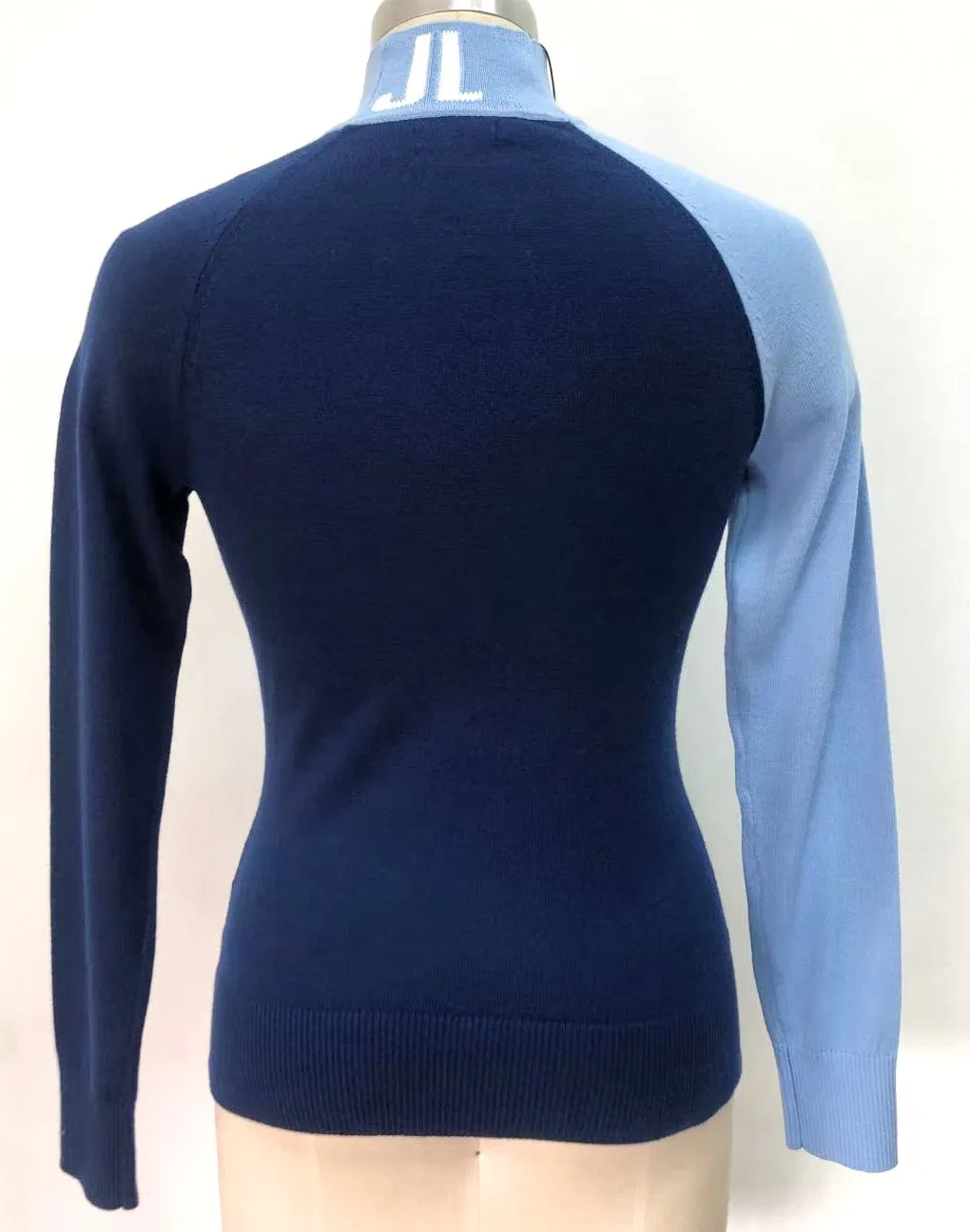 Women&prime;s Turtle Neck Long Sleeve Pullover Sweater
