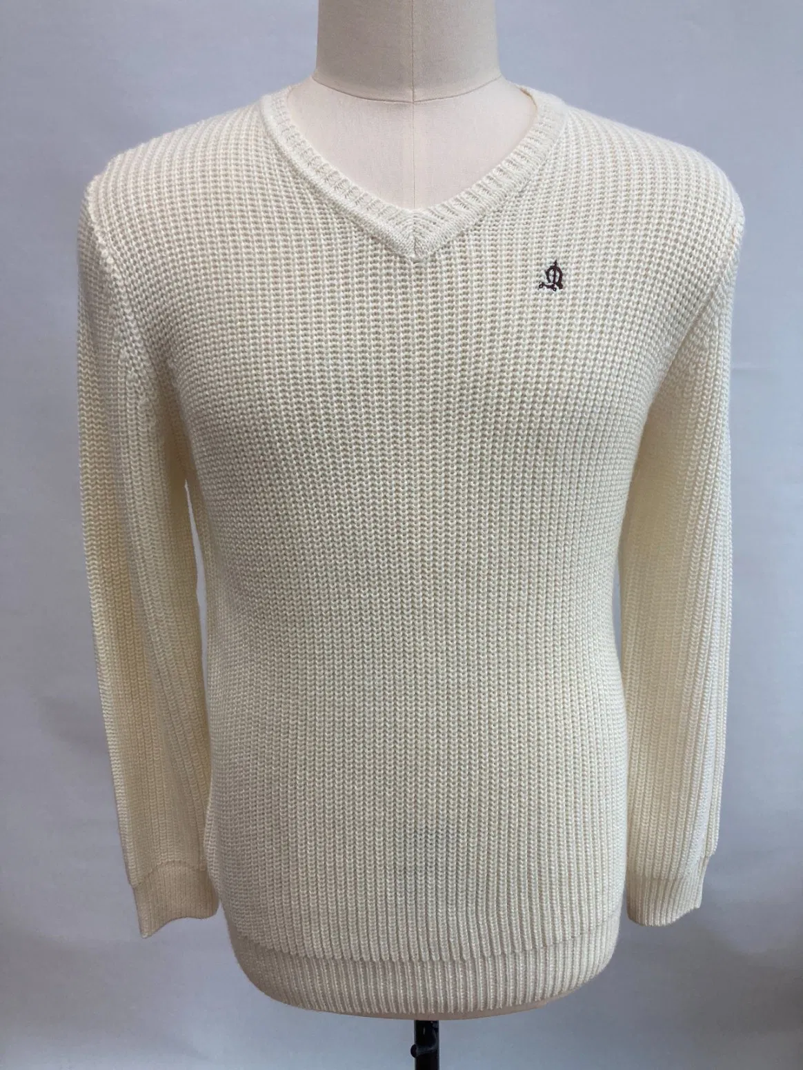 Wholesale Men′ S Classic V-Neck Knitted Pullover Sweater