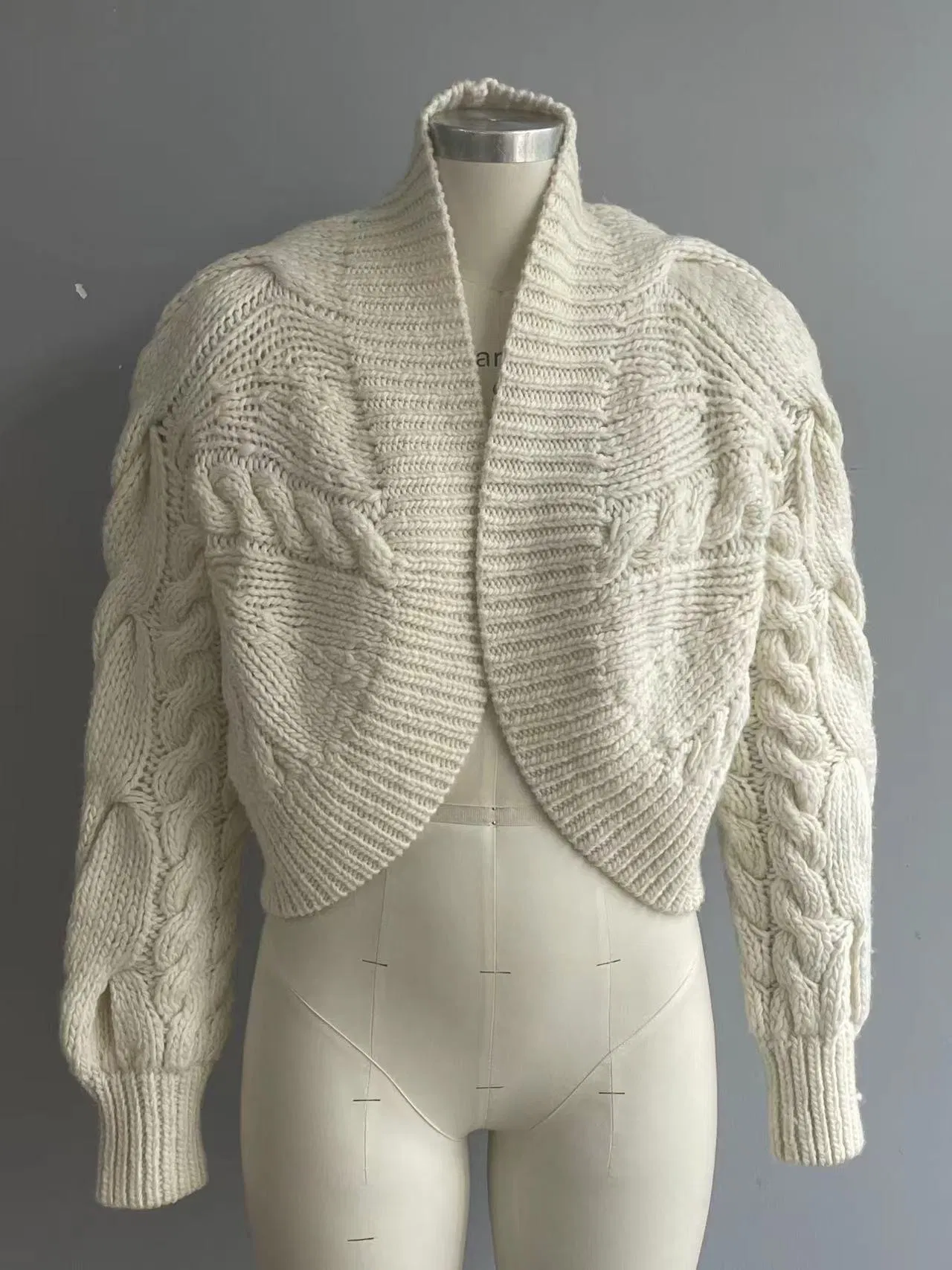 Fashion Crochet Women′s Cardigan Knitted Sweater Clothing