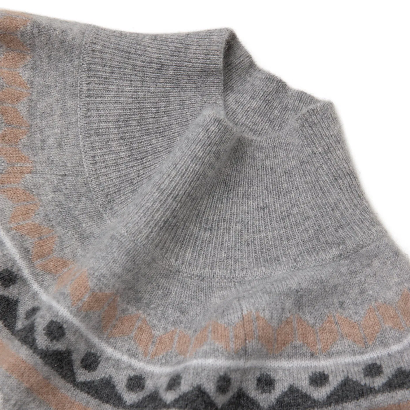 Elegant Women&prime;s Cashmere Sweater in Vibrant Jacquard Design