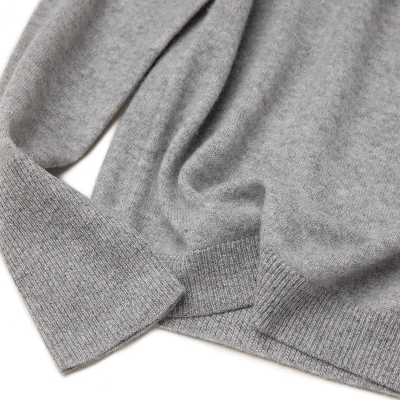 Elegant Women&prime;s Cashmere Sweater in Vibrant Jacquard Design