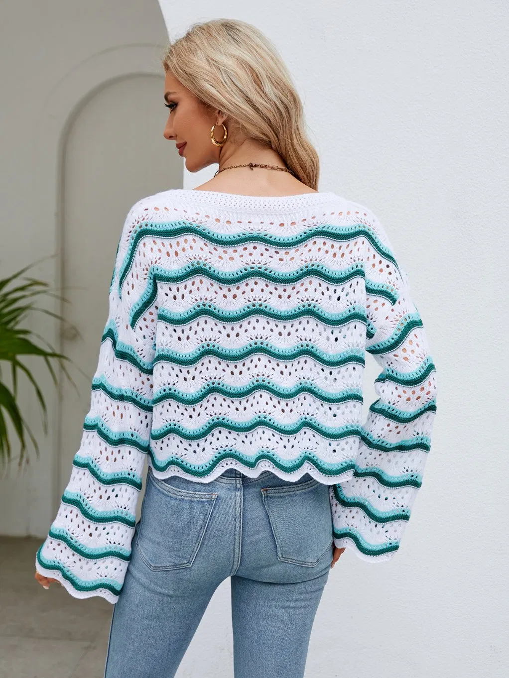 Ladies Fashion Sweater with Wave Design Women Knitting Hallow out Pullover