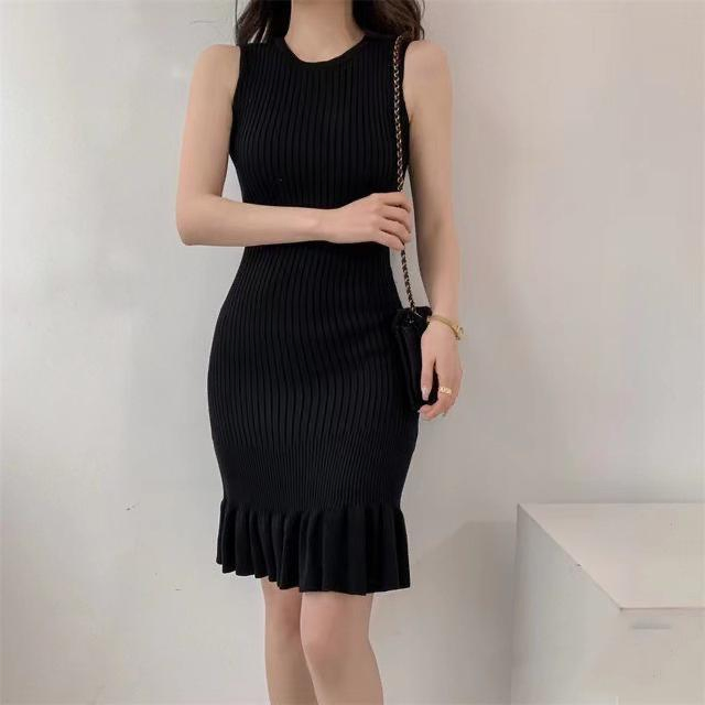 Chic Sleeveless Vest Knit Dress for Women in Slim Fit