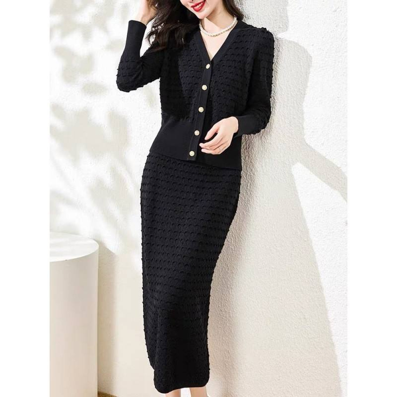 Elegant Hooked Flower Sweater with Matching Half Skirt