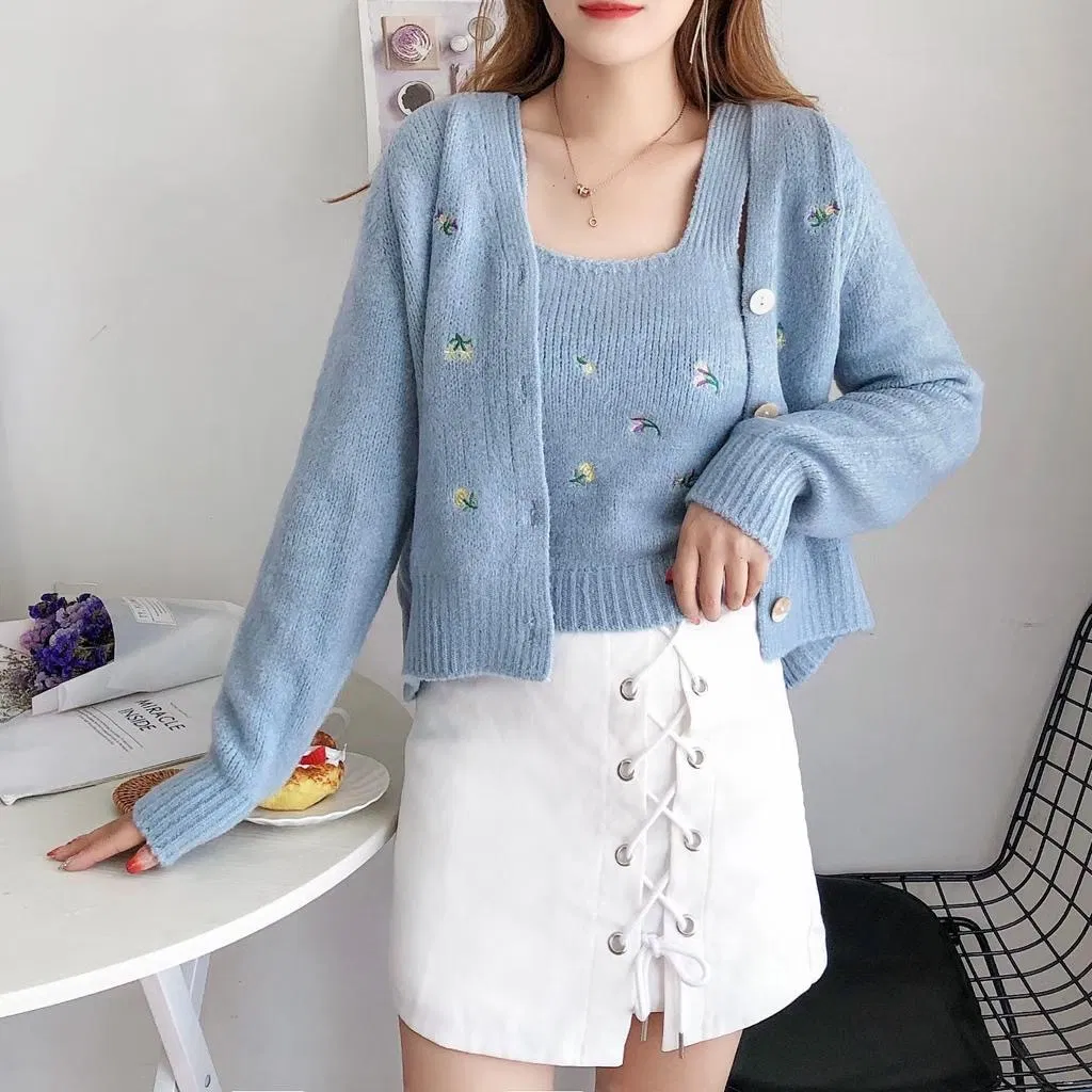 Soft Knit Long Sleeve Comfortable Warm Autumn New Fashion Embroidered Flower Cardigan Sweater for Woman