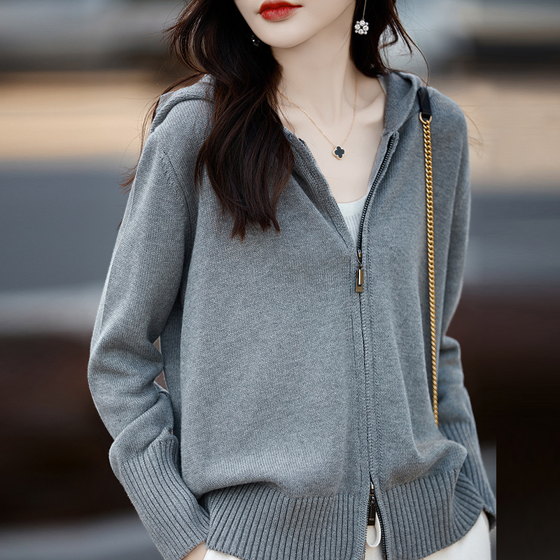 Custom Pattern Embroidery Logo Casual Wool Cashmere and Silk Short Solid Color Knit Standard Sweater Cardigan Women Product