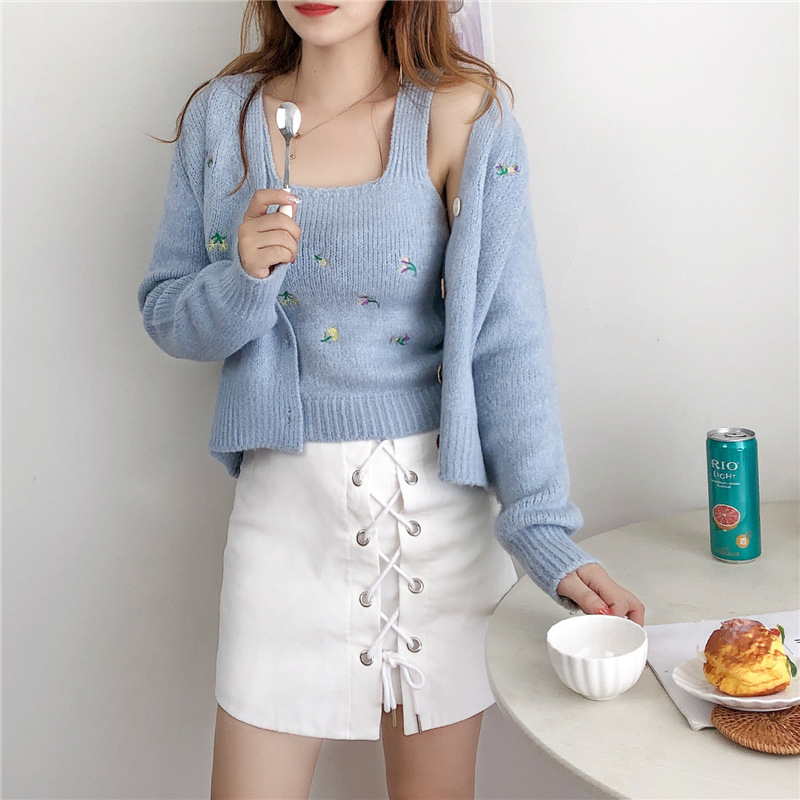 Soft Knit Long Sleeve Comfortable Warm Autumn New Fashion Embroidered Flower Cardigan Sweater for Woman