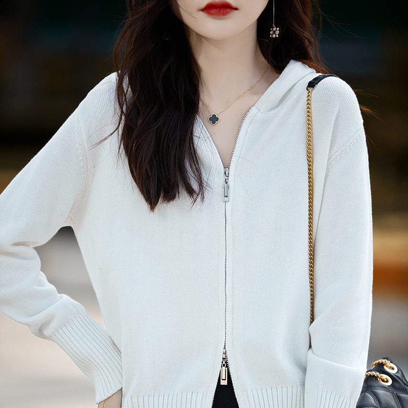 Custom Pattern Embroidery Logo Casual Wool Cashmere and Silk Short Solid Color Knit Standard Sweater Cardigan Women Product