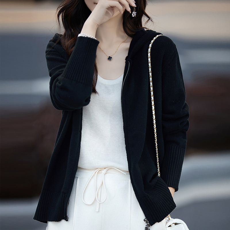Custom Pattern Embroidery Logo Casual Wool Cashmere and Silk Short Solid Color Knit Standard Sweater Cardigan Women Product