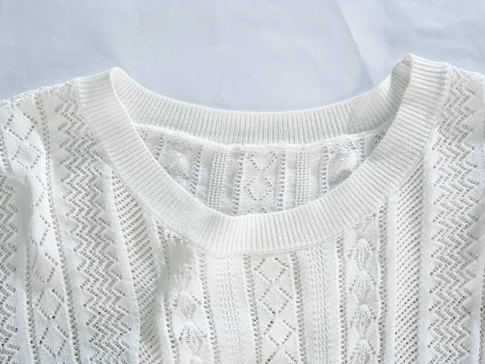 Women&prime;s Lightweight 217g Viscose-Nylon Jacquard White Pullover Sweater