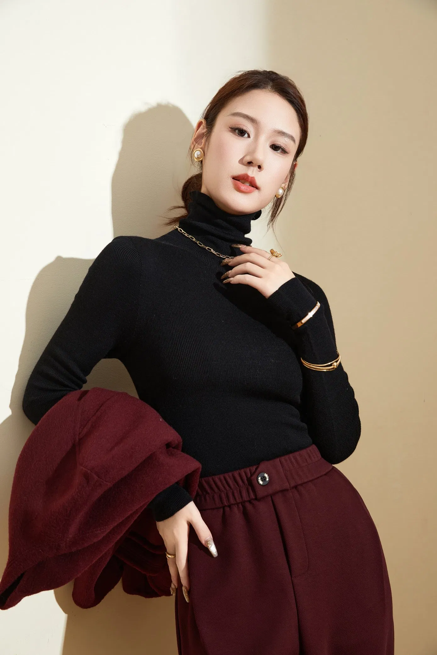 Eco-Friendly 100% Merino Wool High Neck Women&prime;s Slim-Fit Sweater