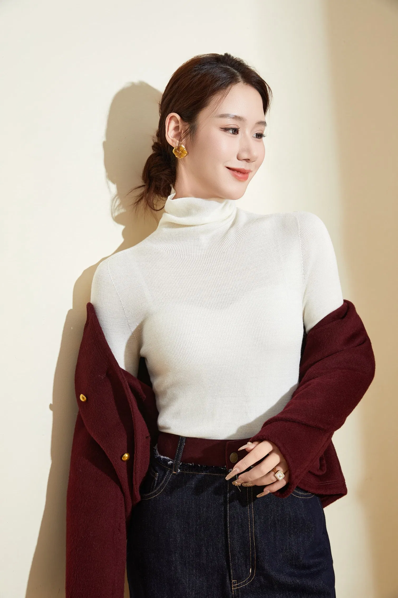 Eco-Friendly 100% Merino Wool High Neck Women&prime;s Slim-Fit Sweater