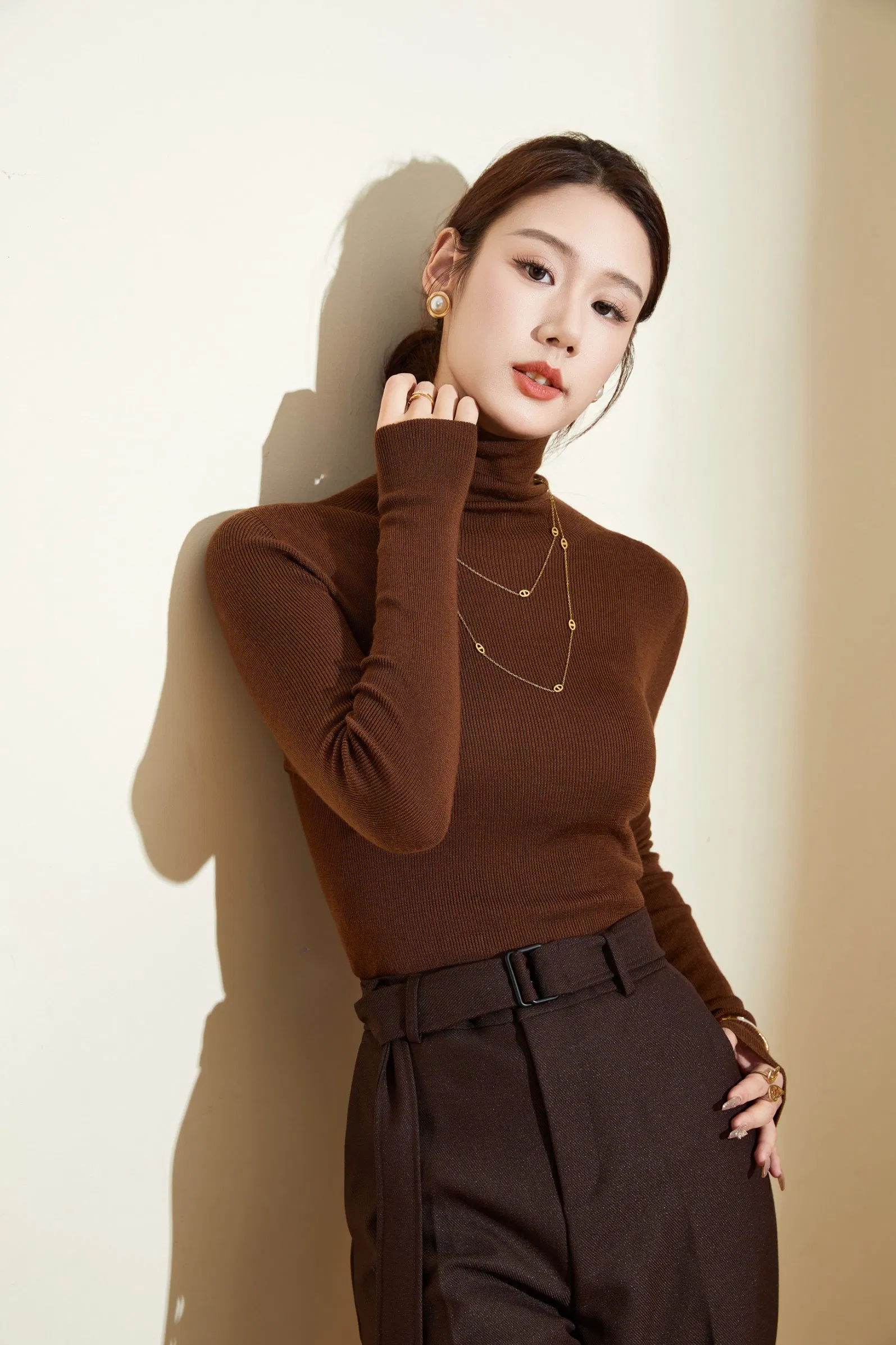 Eco-Friendly 100% Merino Wool High Neck Women&prime;s Slim-Fit Sweater