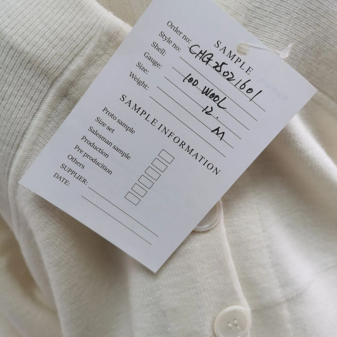 100% Wool Women&prime;s Custom Cardigan Sweater Premium ODM