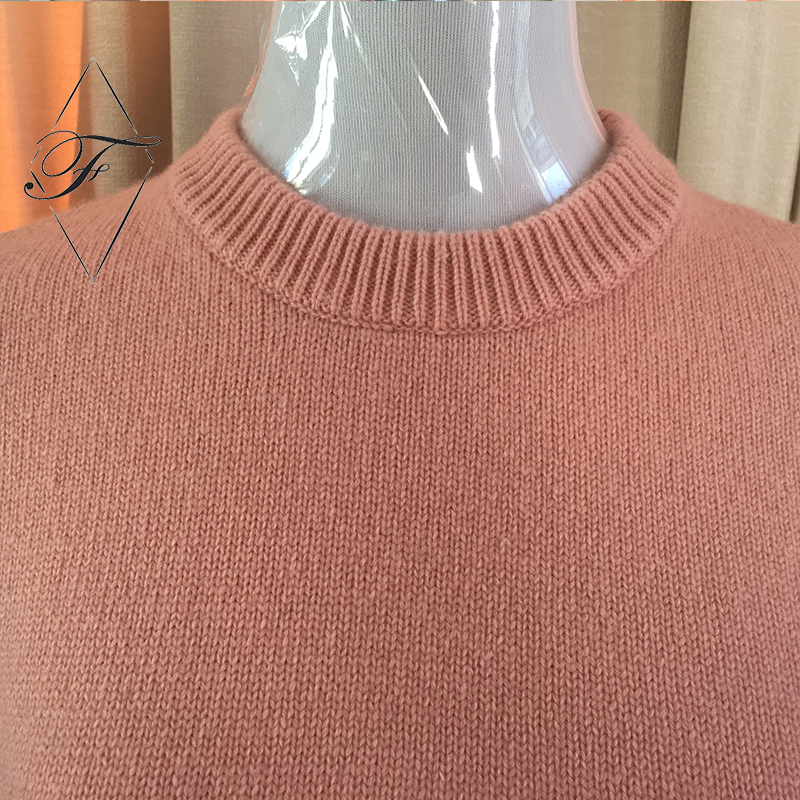 High Quality Cashmere Knitted Women&prime;s Long Sleeve Sweaters.