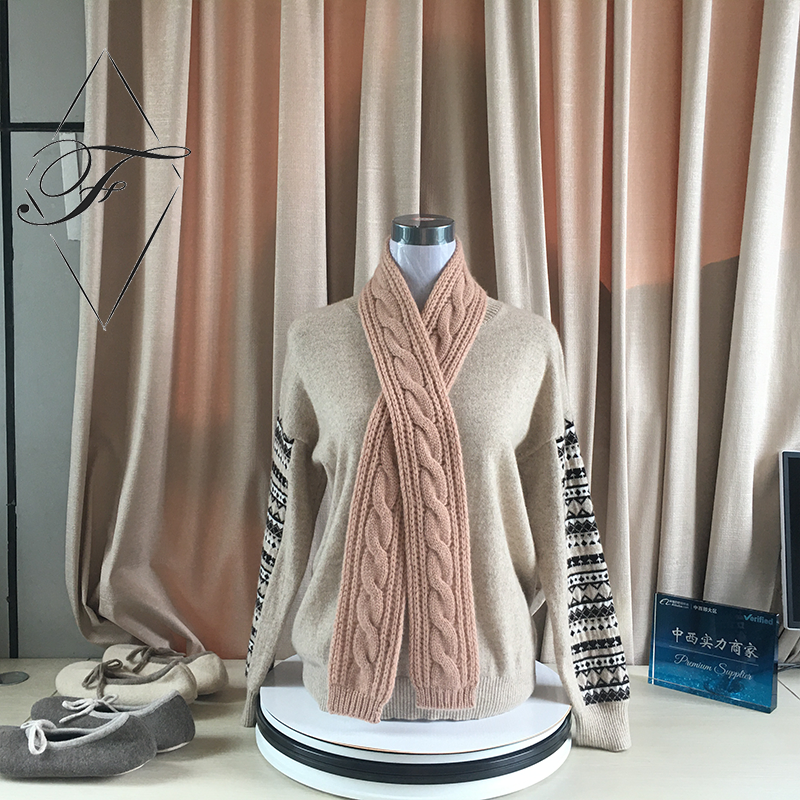 Factory Direct Sale Women&prime;s Sweaters Cashmere Sweater Knitted Sweater Women Women&prime;s Official Wear.