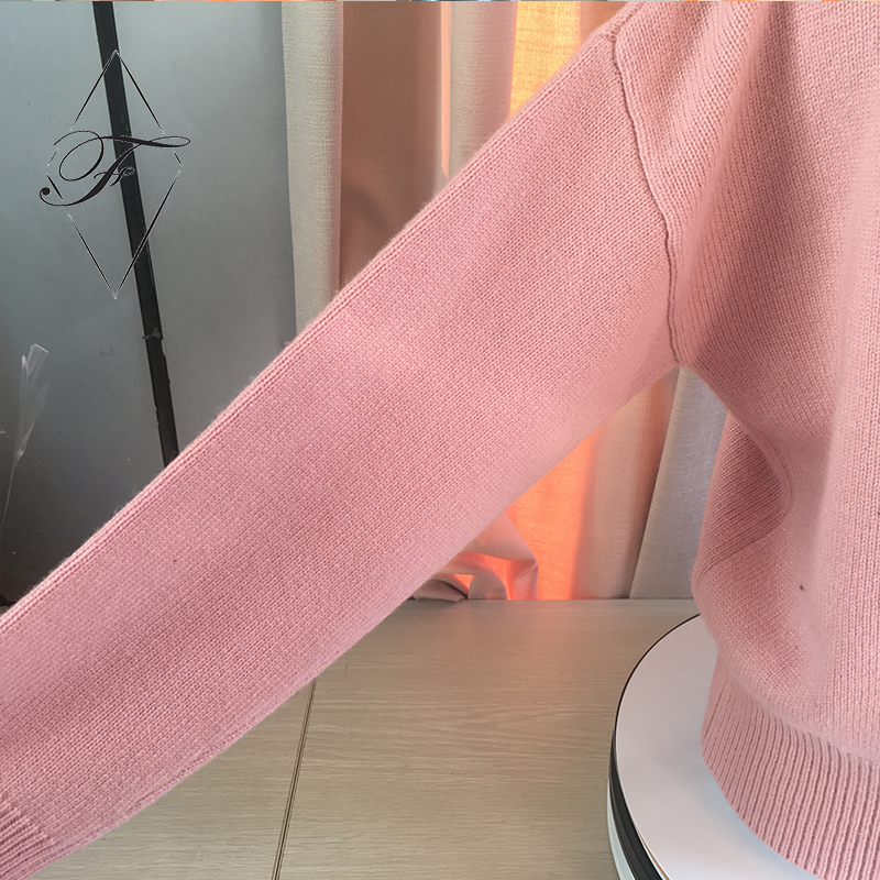 High Quality Cashmere Knitted Women&prime;s Long Sleeve Sweaters.