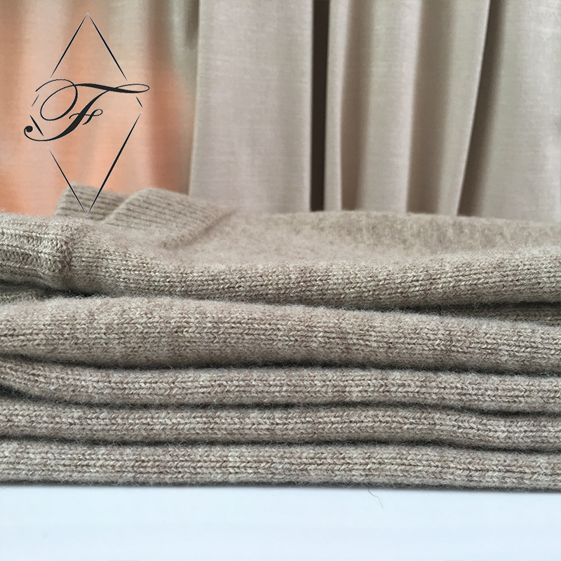 Fashion Design Cashmere Wool Knitting Pants with Side Pockets.