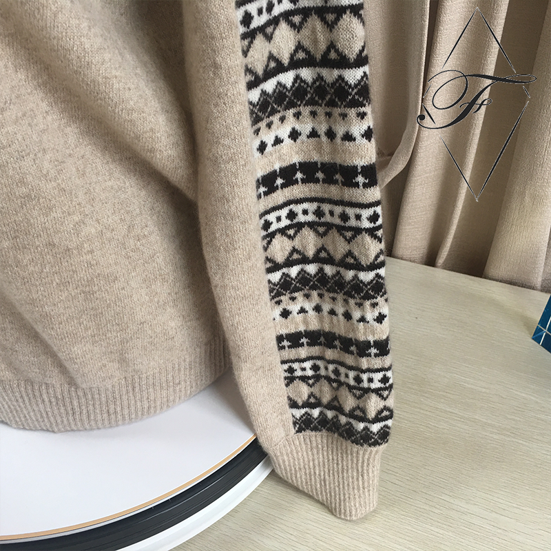 Factory Direct Sale Women&prime;s Sweaters Cashmere Sweater Knitted Sweater Women Women&prime;s Official Wear.