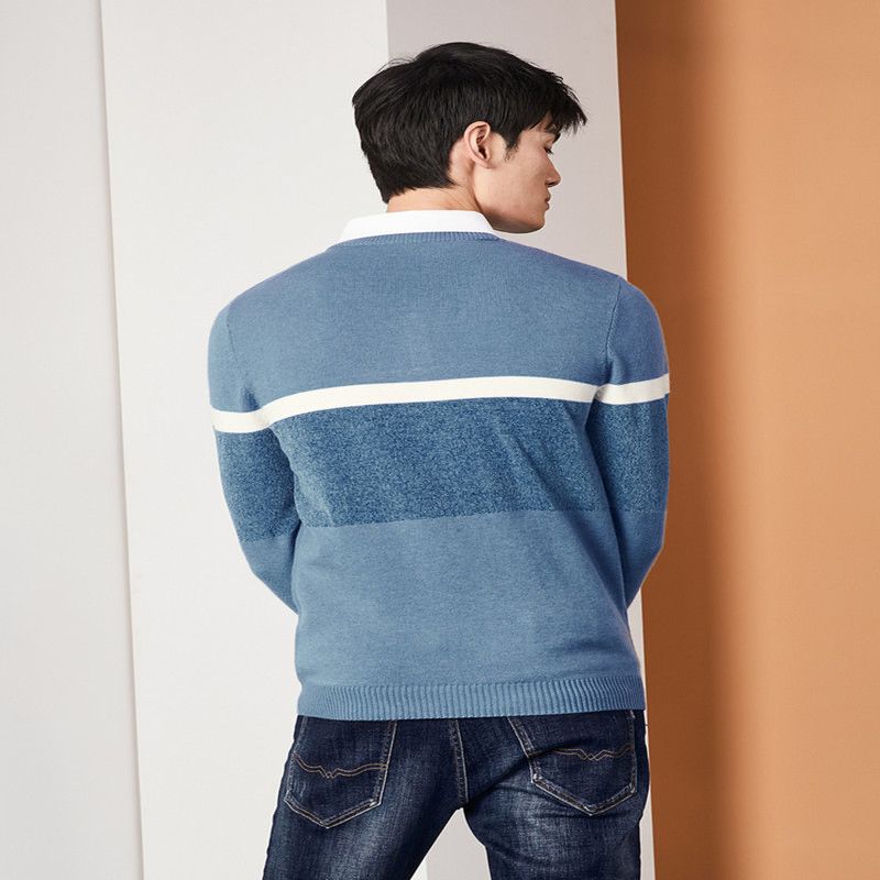 Men&prime;s High - Quality Long - Sleeved Knitted Pullover for Autumn and Winter. It Features Color - Blocking, Double - Collar Design, and a Fake Two - Piece Style.