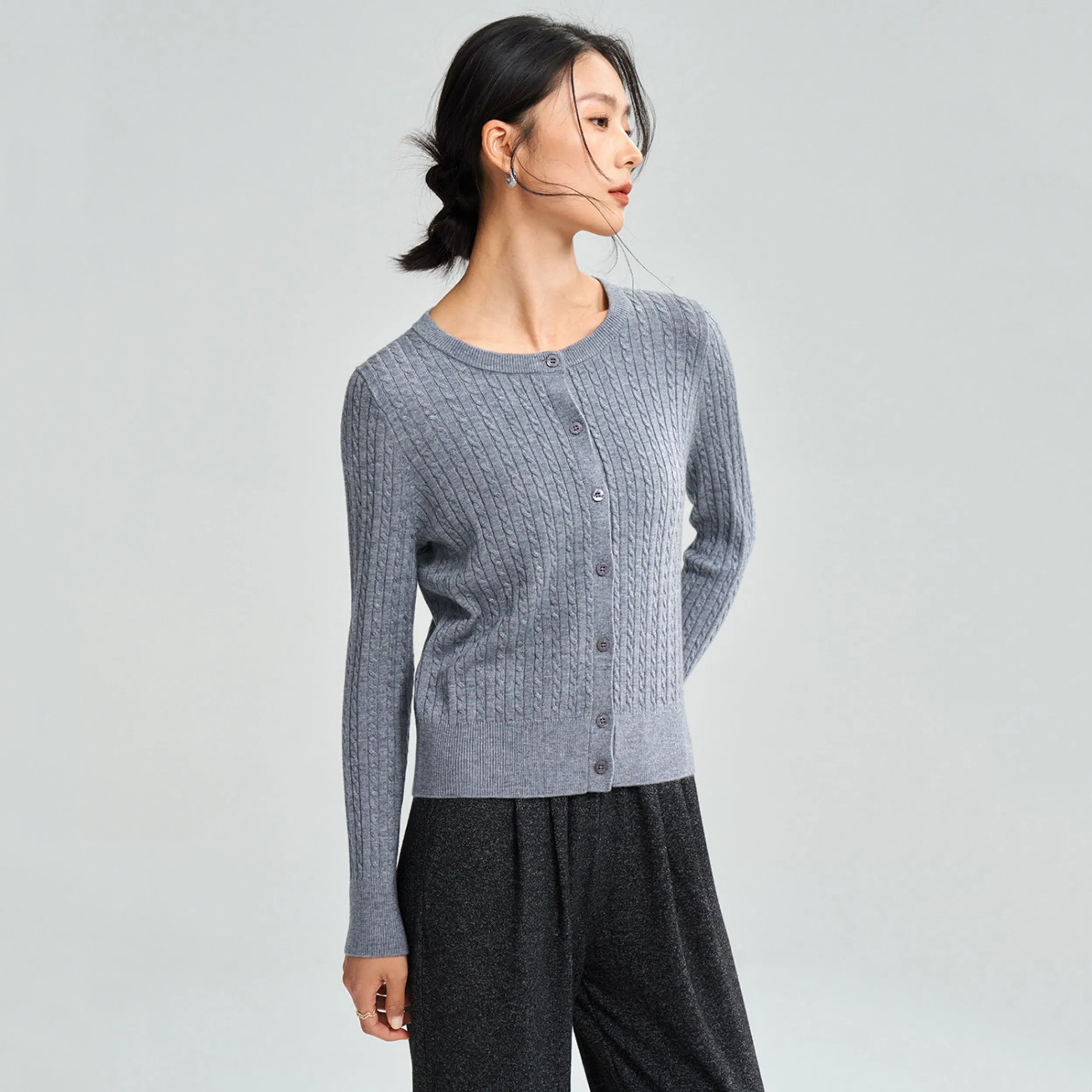 25 Autumn New Round Neck Long Sleeve Cable Knit Wool Cardigan Top