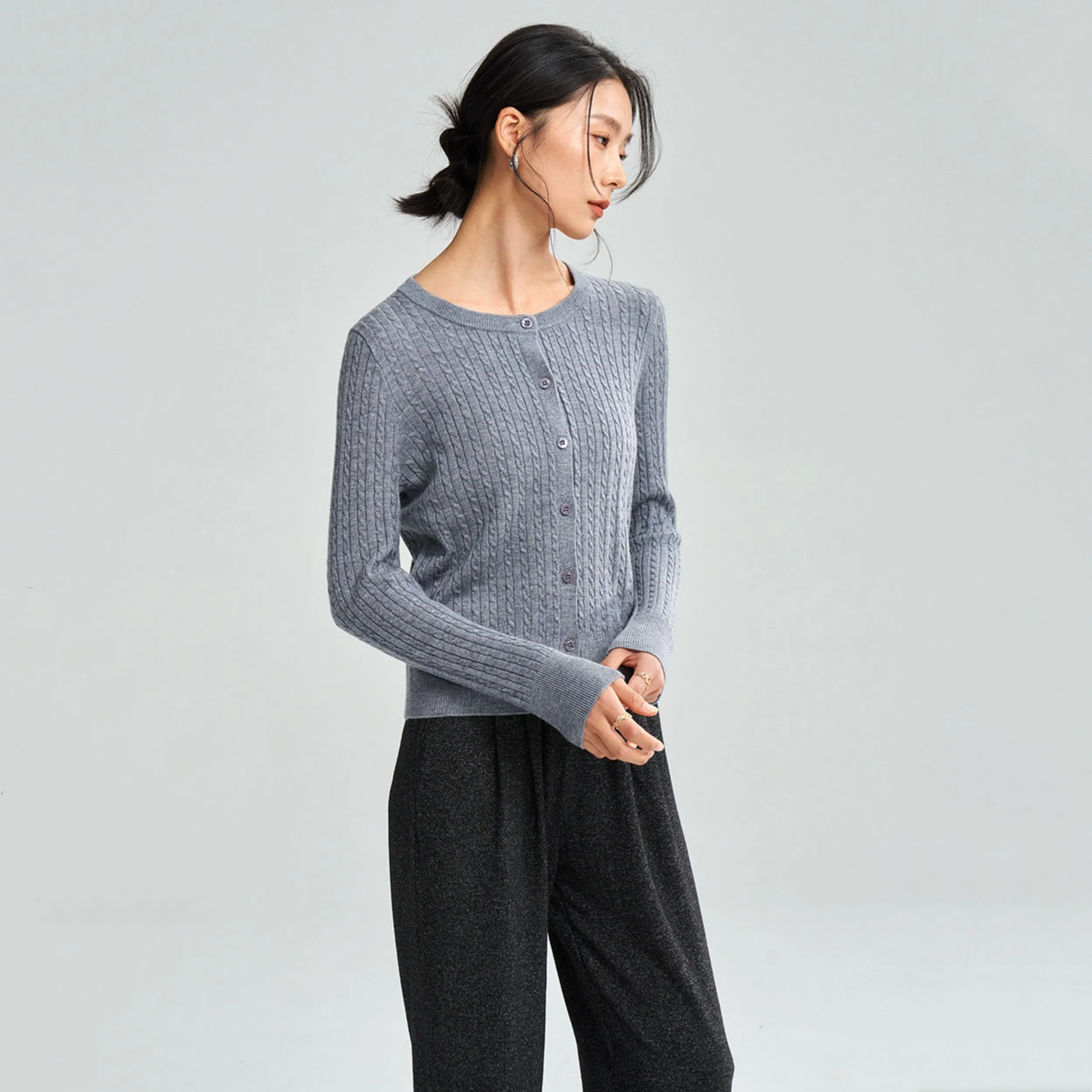 25 Autumn New Round Neck Long Sleeve Cable Knit Wool Cardigan Top