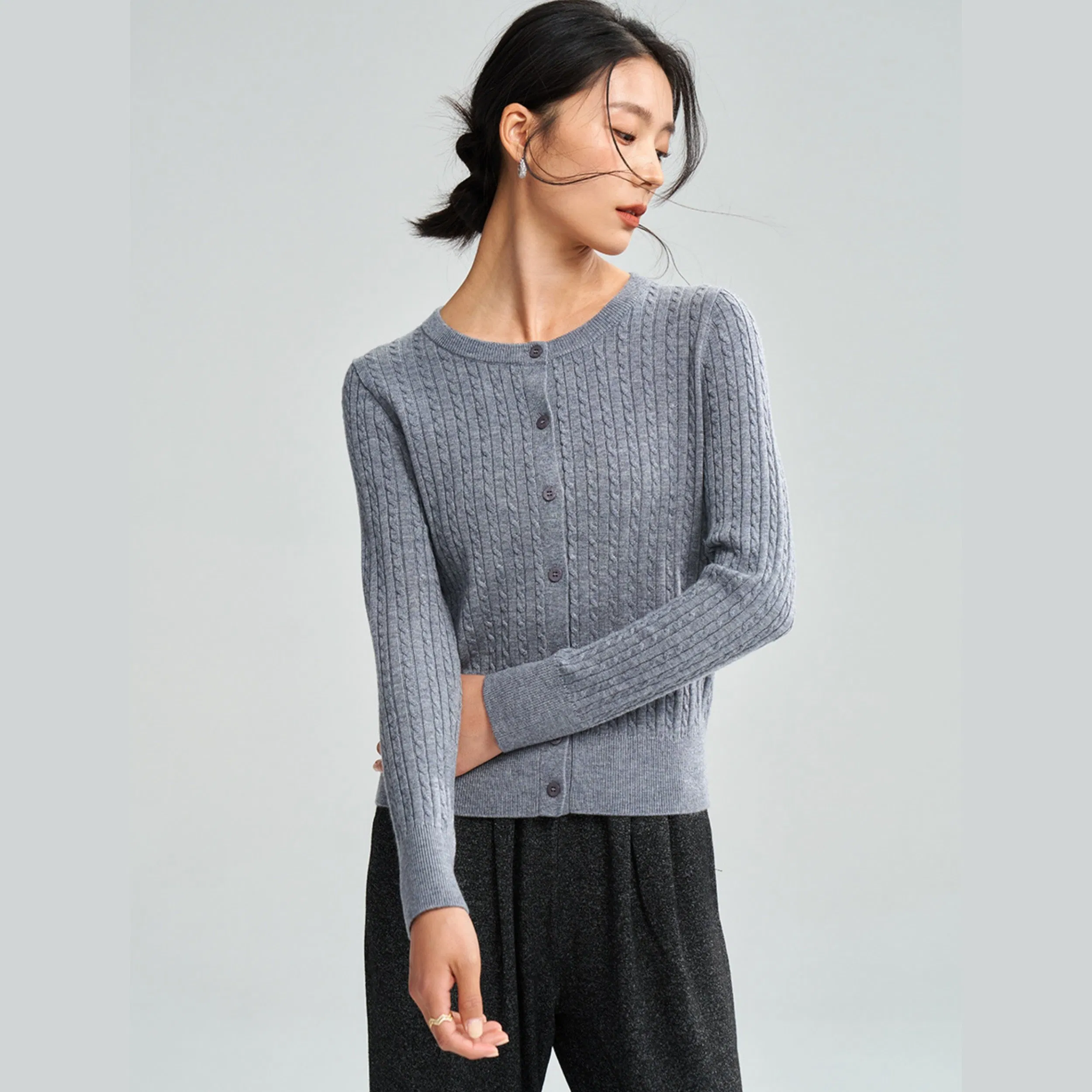 25 Autumn New Round Neck Long Sleeve Cable Knit Wool Cardigan Top