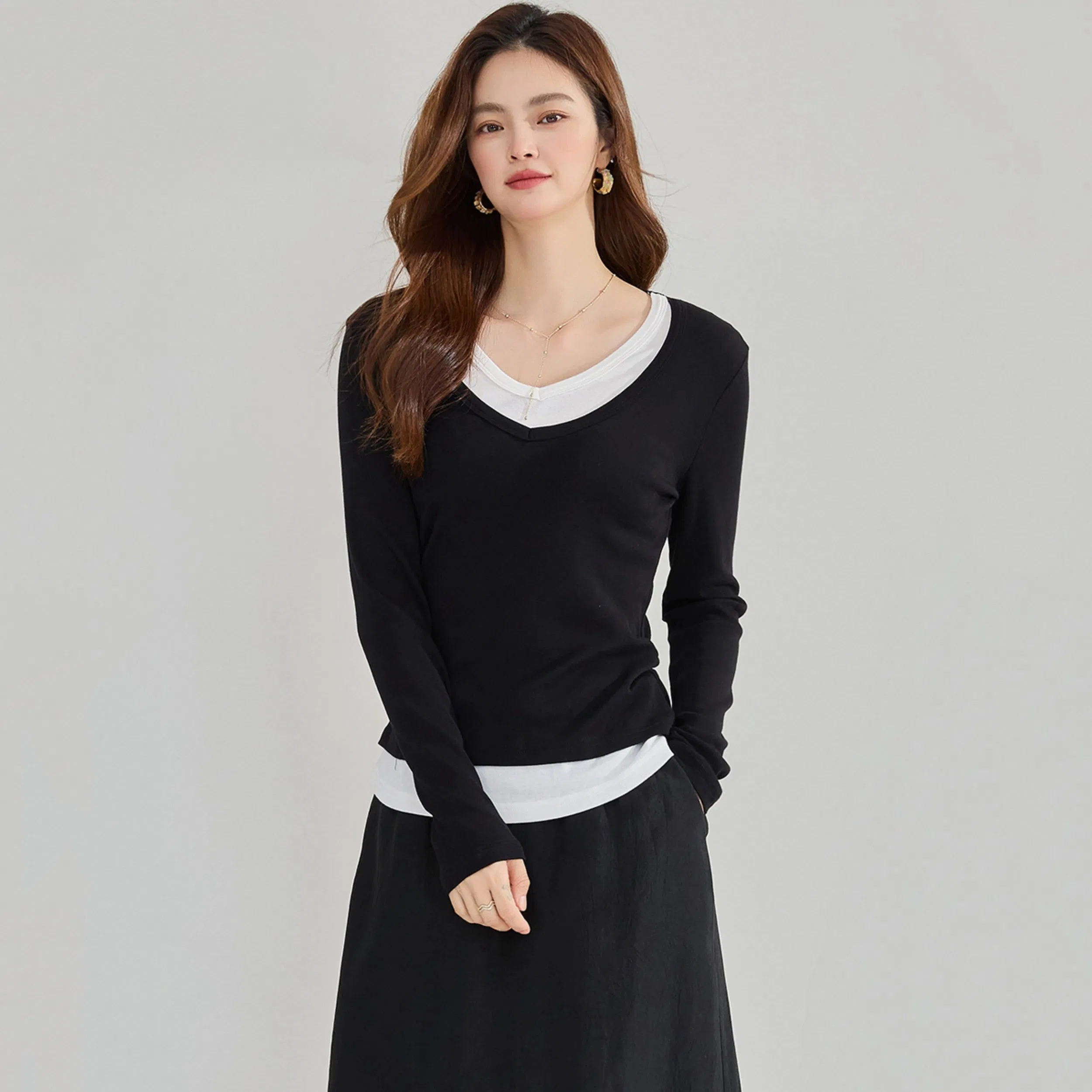 Fall New Fake Two-Piece Slimming V-Neck Base Layer Wool Sweater Women′s