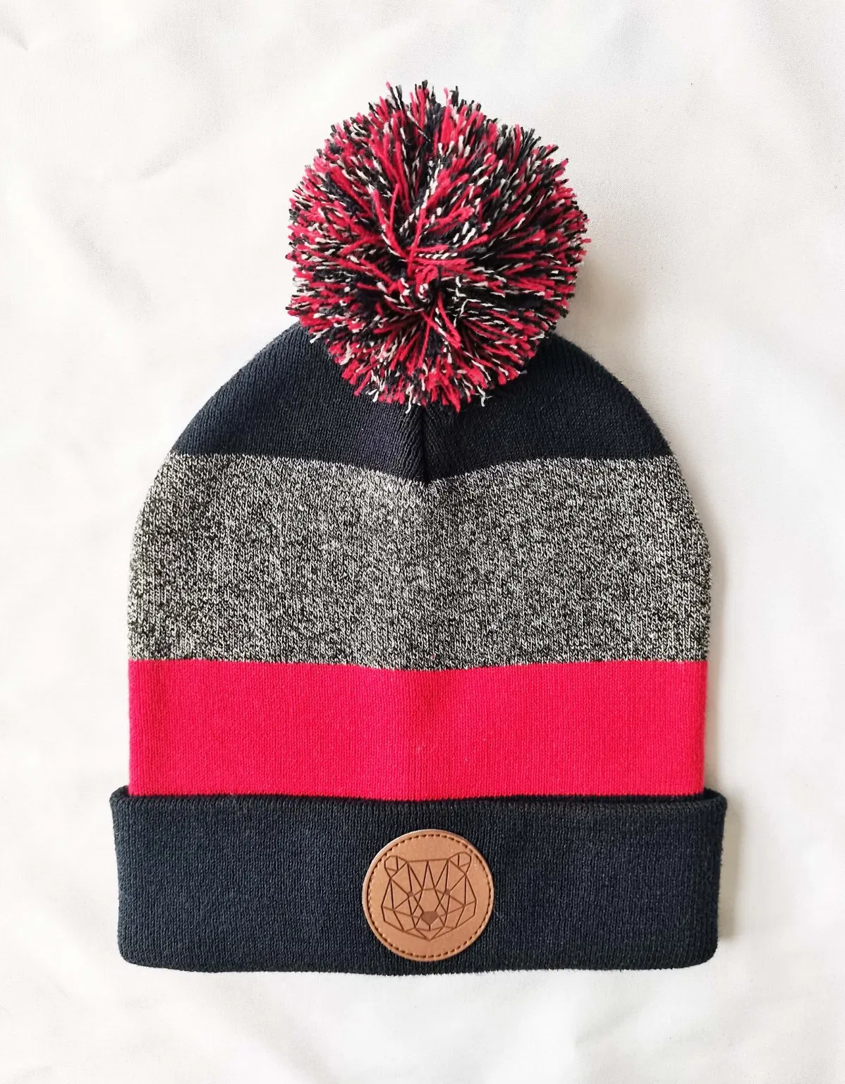 Fashion Constrast Color Customized PU-Patch Stretch Soft Pompom Knitted Hat