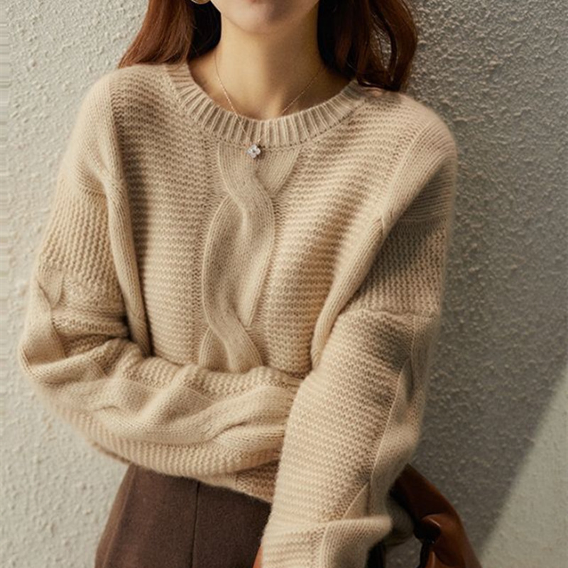 Cozy Turtleneck Pullover Sweater for Everyday Comfort and Style