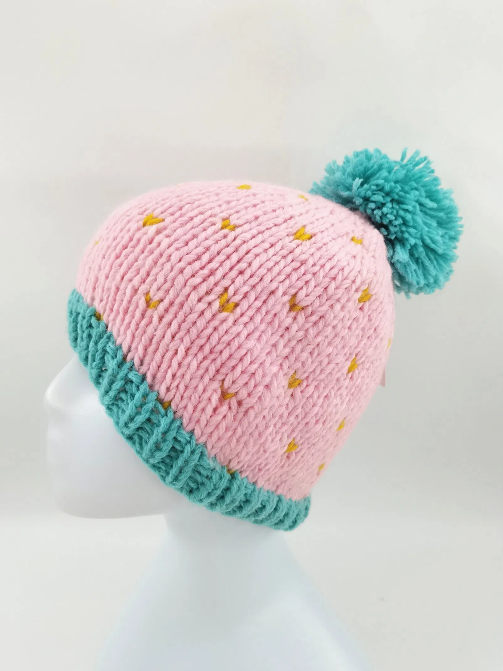 Custom Logo Acrylic Yarn Knitted Beanie