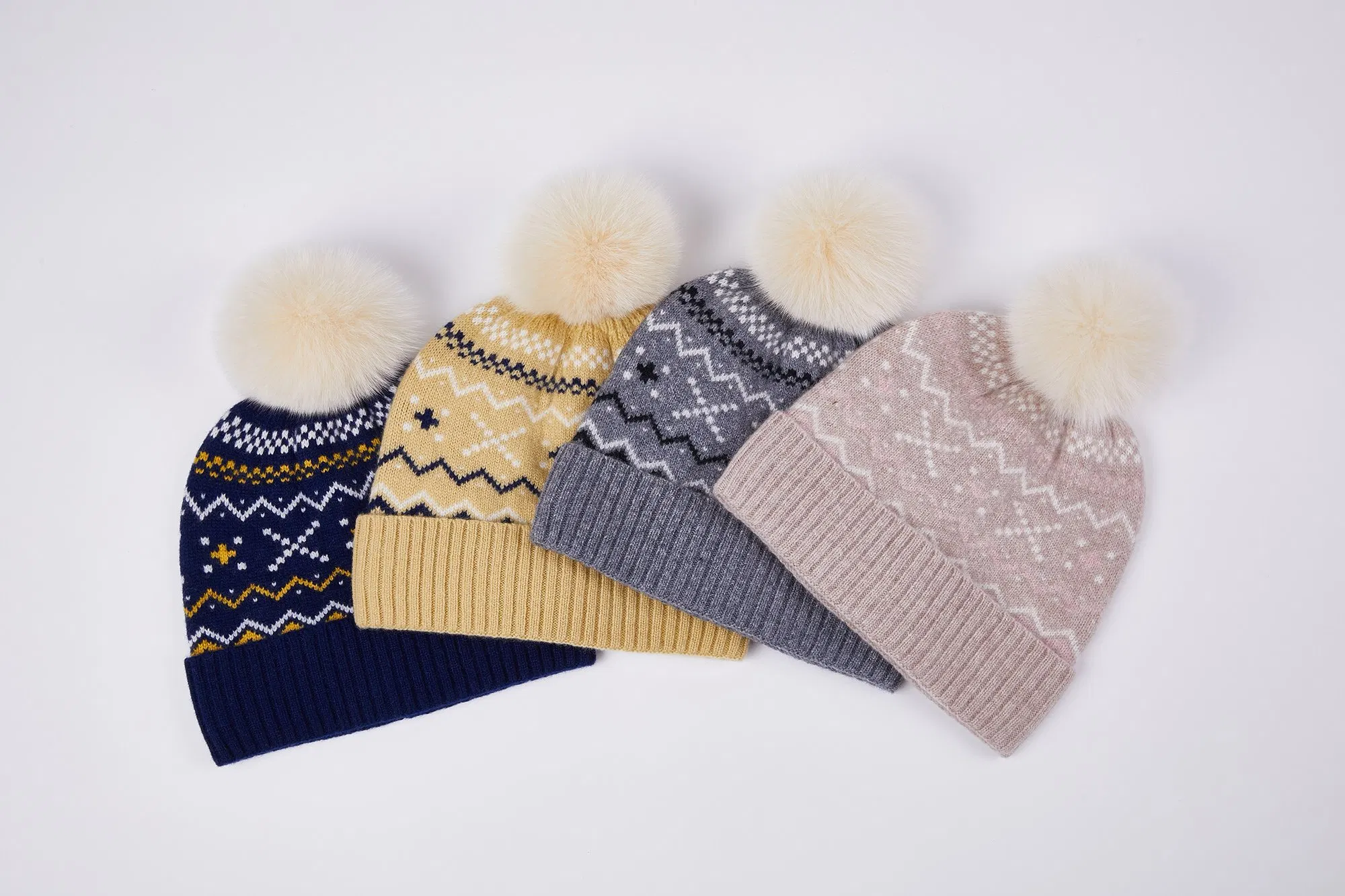 Fashion Color Wool Flat Embroidery Can Be Customized Logo Bobble Hat