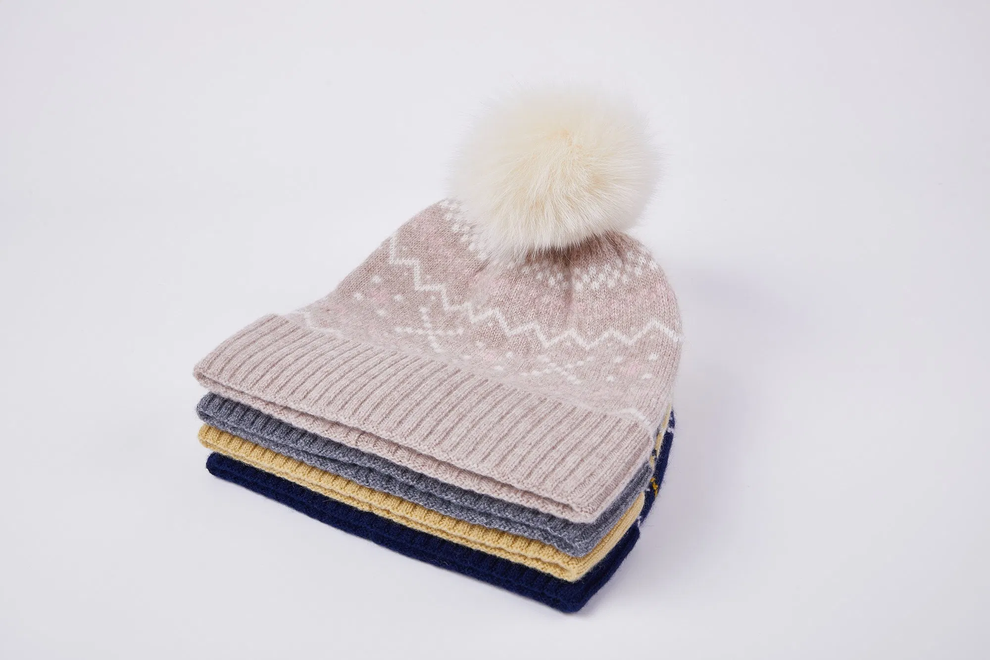 Fashion Color Wool Flat Embroidery Can Be Customized Logo Bobble Hat