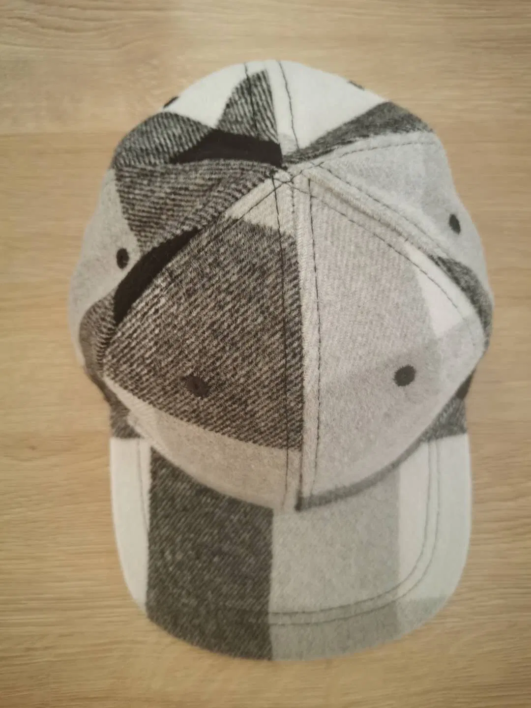 Flat Bill Printing Check Artificial Fur Cap for Winter