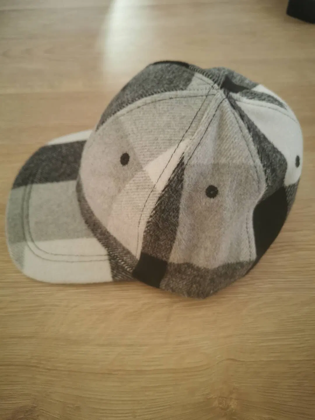 Flat Bill Printing Check Artificial Fur Cap for Winter