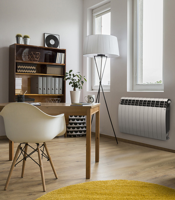 Радиатор биметаллический Royal Thermo BiLiner Silver Satin 500 мм 10 секций 1" боковое подключение серебро