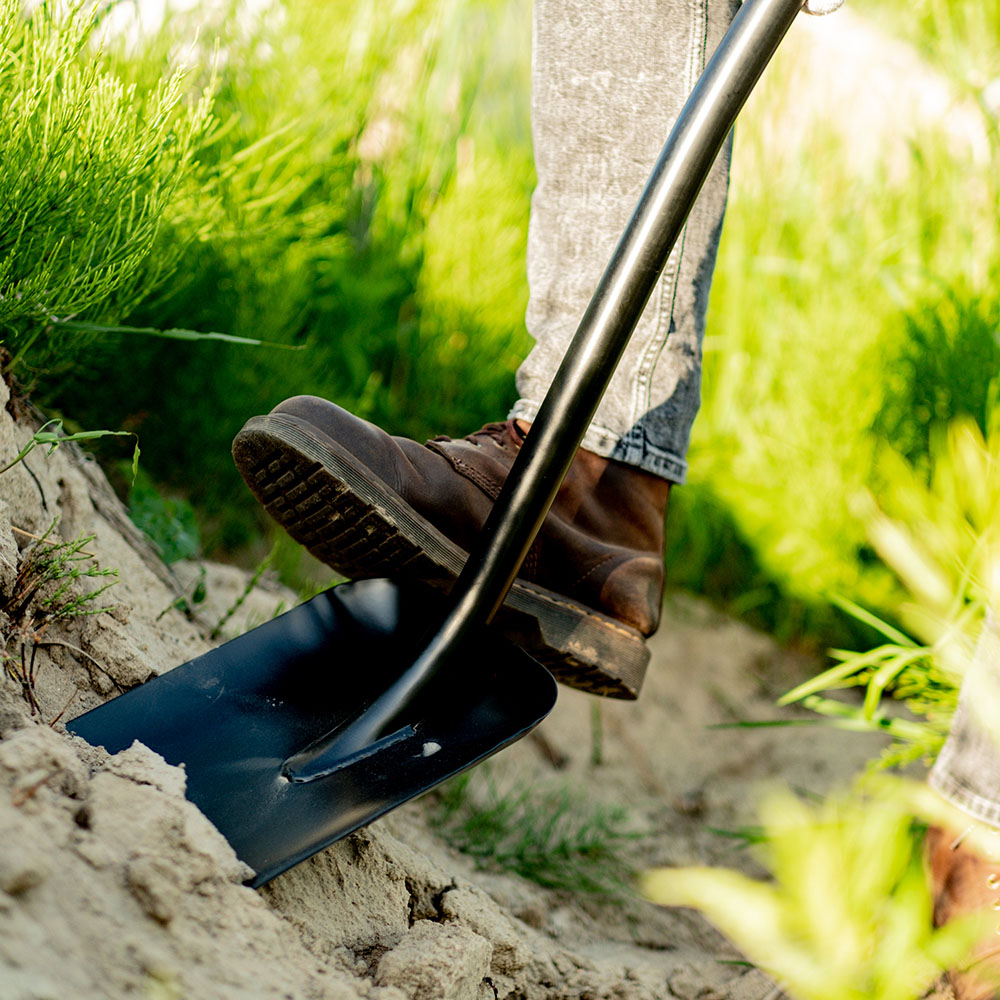 Лопата совковая Plantic Terra стальная прямоугольная с металлическим черенком 1010 мм (11007-01)