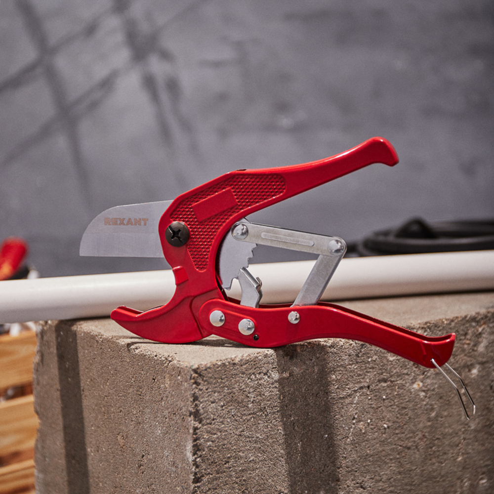 Труборез для пластиковых труб Rexant RA-65Mn d42 мм (11-1017)